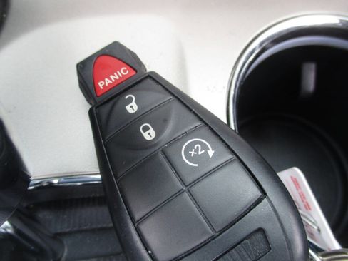 Used 2013 Jeep Grand Cherokee Laredo image 30