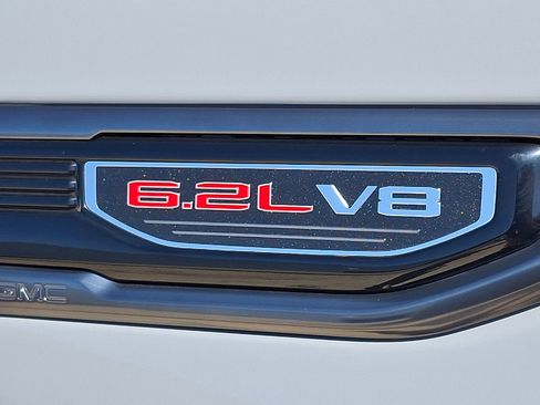 Used 2024 GMC Sierra 1500 AT4 w/ Technology Package AWD/4WD image 30