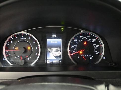 Used 2015 Toyota Camry SE image 9