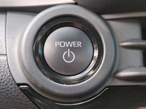 Used 2023 Toyota Crown Limited image 26