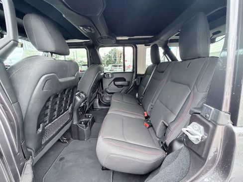 Used 2022 Jeep Wrangler Unlimited Rubicon w/ LED Lighting Group AWD/4WD image 24