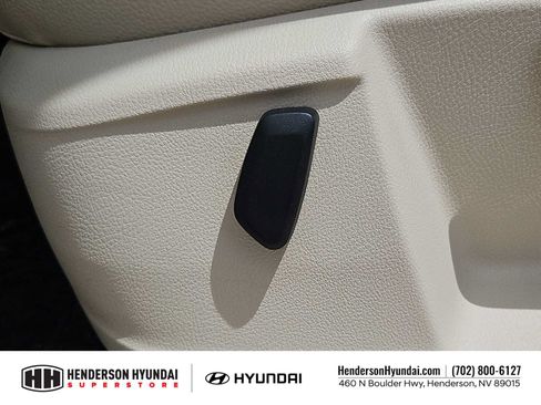 Used 2017 Volkswagen Tiguan S FWD image 17