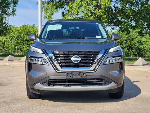 Used 2023 Nissan Rogue SV FWD image 2