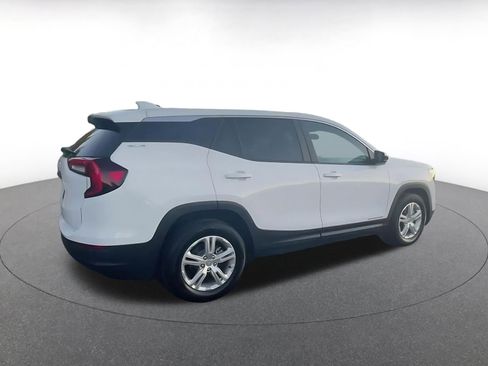Used 2024 GMC Terrain SLE image 15