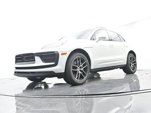 Certified 2023 Porsche Macan AWD/4WD image 45