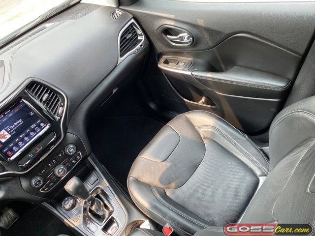 Used 2019 Jeep Cherokee Limited AWD/4WD image 16