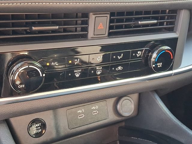 Used 2024 Nissan Rogue S FWD image 16