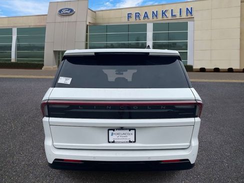 New 2026 Lincoln Navigator L Reserve AWD/4WD image 6