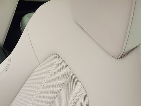 Used 2026 Audi A6 Premium Plus image 16