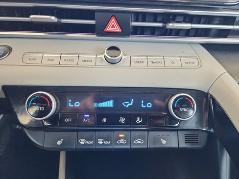 Used 2024 Hyundai Elantra Limited FWD image 27