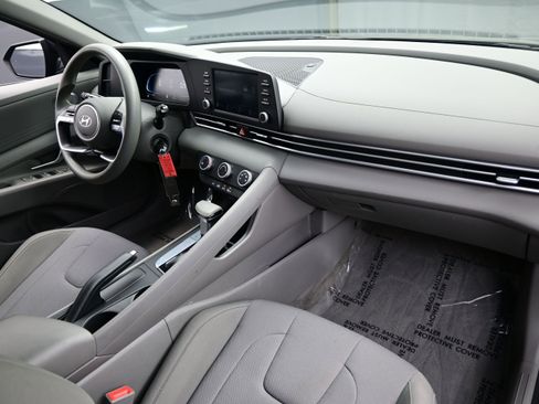 Used 2024 Hyundai Elantra SE FWD image 14