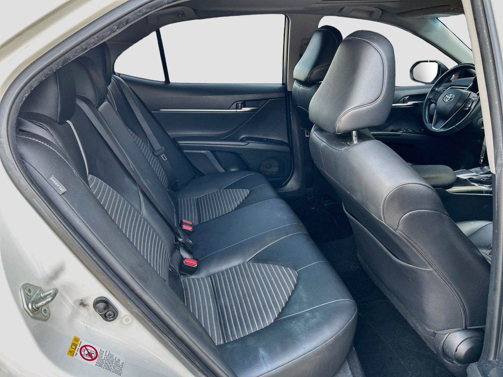 Used 2018 Toyota Camry SE w/ Moonroof Package FWD image 21