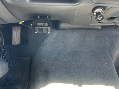 Used 2003 Ford F250 XL RWD image 21