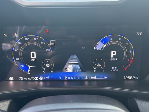 Used 2024 Chevrolet Colorado Trail Boss w/ Technology Package AWD/4WD image 27