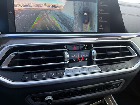 Used 2022 BMW X5 xDrive40i w/ M Sport Package image 23