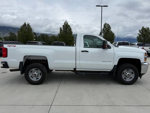 Used 2017 Chevrolet Silverado 2500 W/T w/ WT Convenience Package AWD/4WD image 2