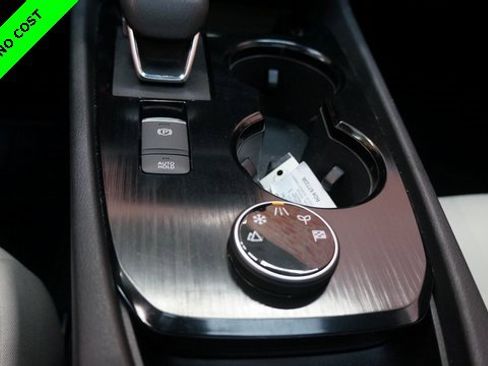 Used 2022 Nissan Rogue SV w/ SV Premium Package image 20