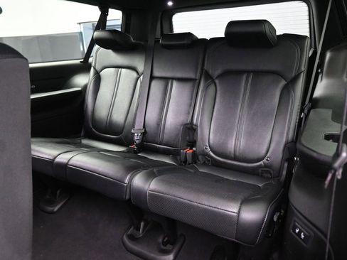 Used 2024 Jeep Wagoneer L Series II image 19