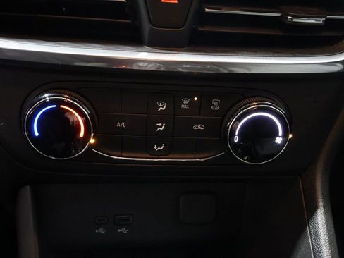 Used 2024 Buick Encore GX Preferred image 28