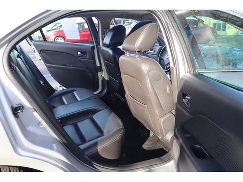 Used 2009 Ford Fusion SEL image 16