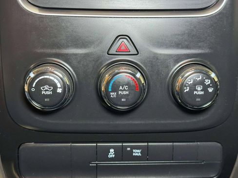 Used 2017 RAM 1500 Classic SLT image 6