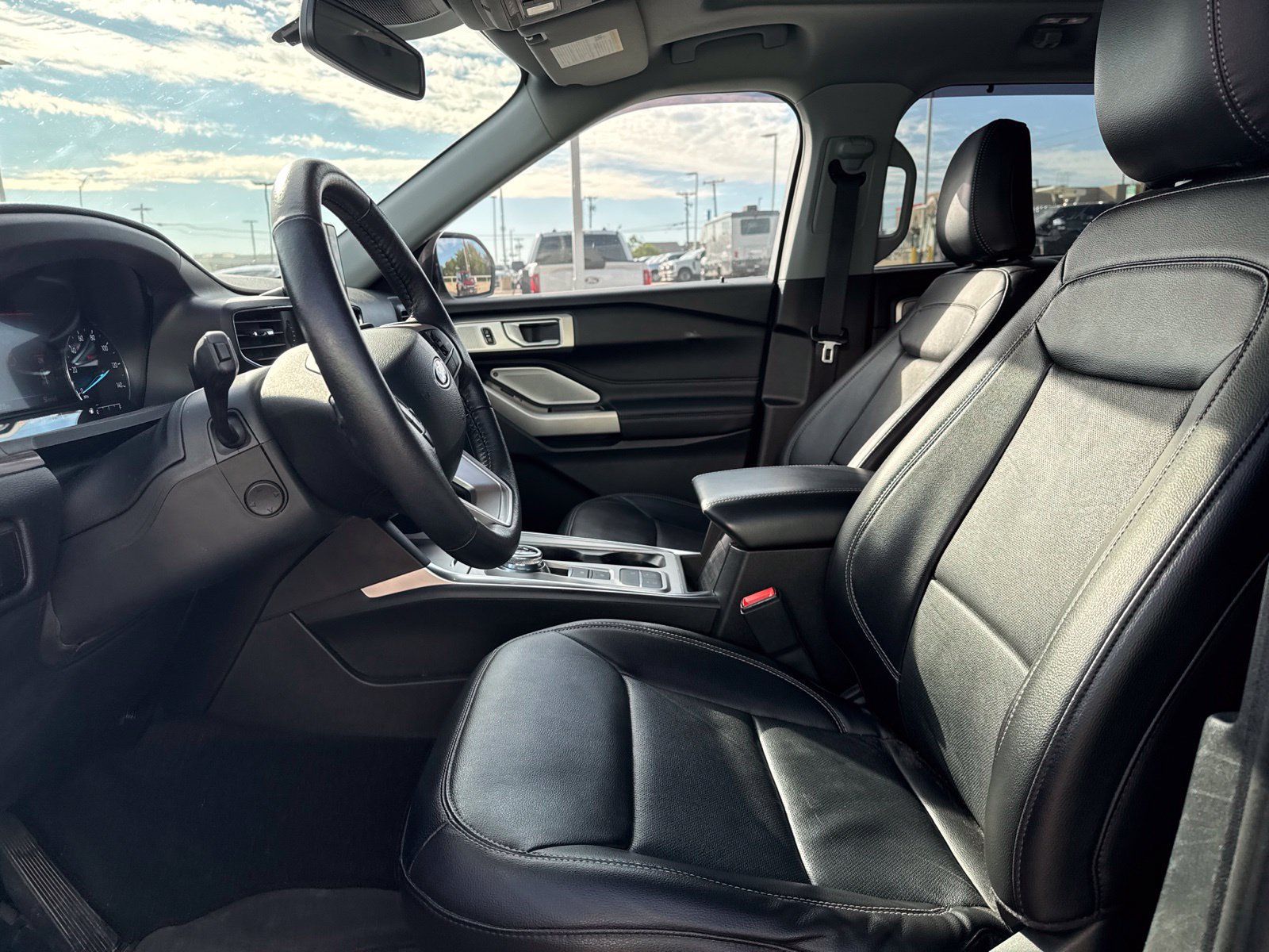 Certified 2023 Ford Explorer Limited w/ Limited Technology Package RWD image 10