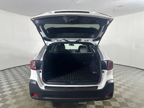 Used 2025 Subaru Outback Premium AWD/4WD image 9