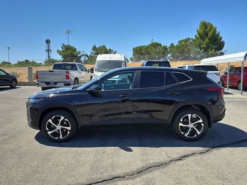 Used 2024 Chevrolet Trax RS FWD image 32