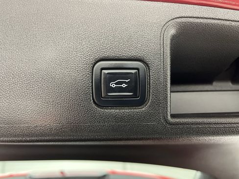 Certified 2022 GMC Terrain SLT w/ LPO, Floor Liner Package AWD/4WD image 32