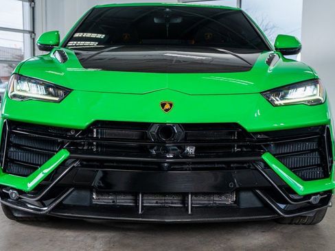 Used 2023 Lamborghini Urus Performante image 3