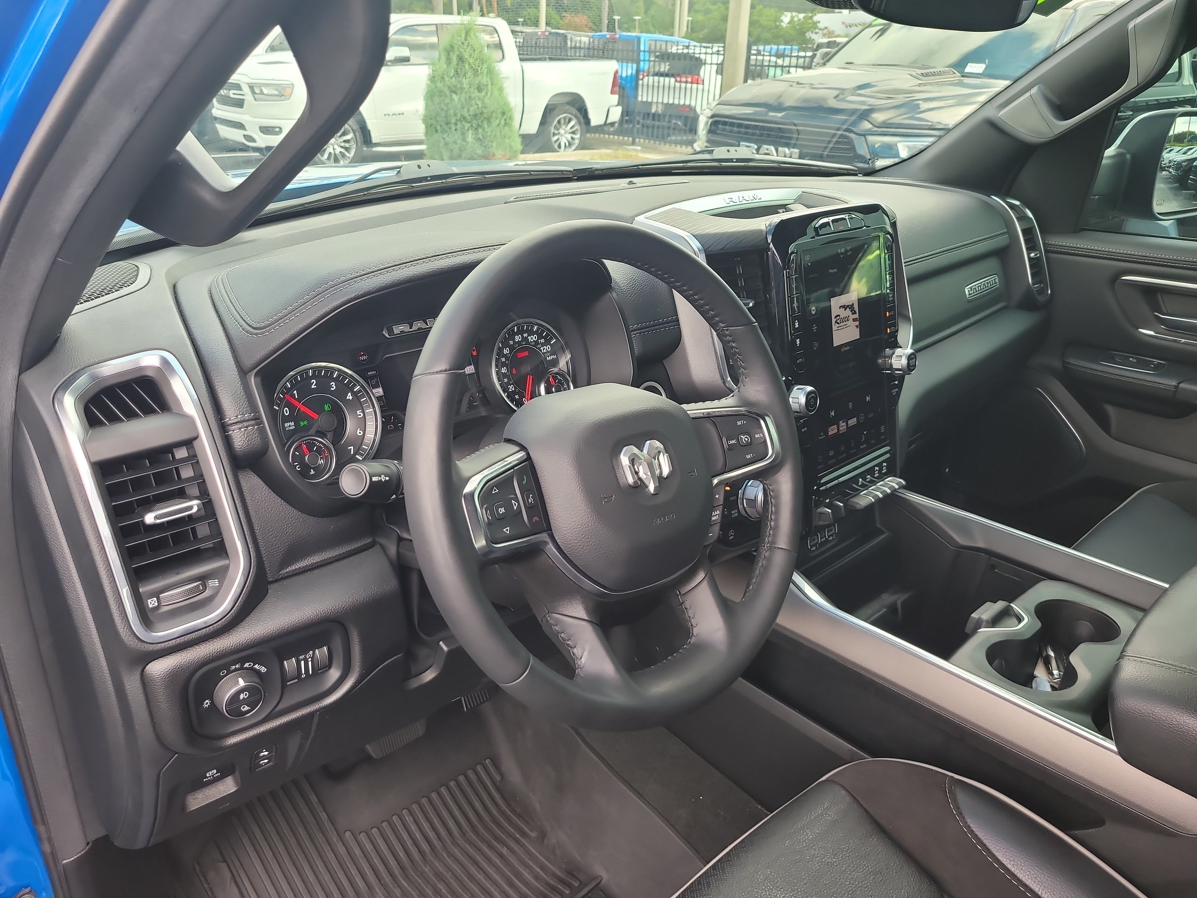 Used 2024 RAM 1500 Laramie AWD/4WD image 20