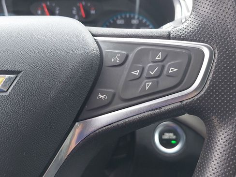 Used 2019 Chevrolet Equinox LS w/ LS Convenience Package FWD image 17