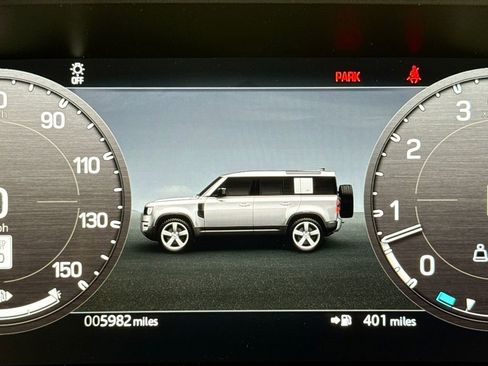 Used 2025 Land Rover Defender 110 X-Dynamic SE image 11
