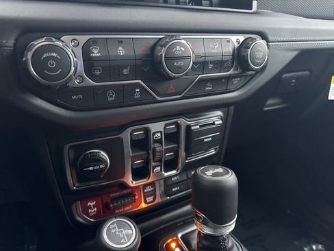 New 2026 Jeep Wrangler Unlimited Rubicon w/ Steel Bumper Group image 27