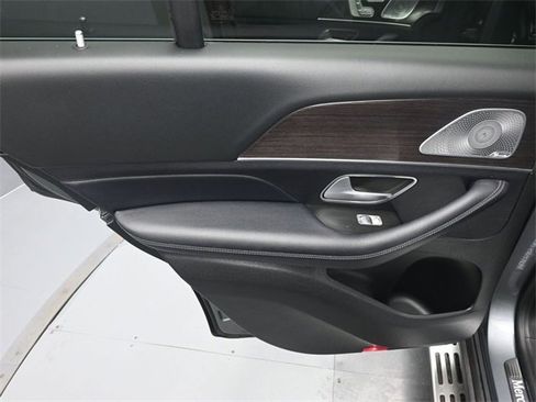 Used 2020 Mercedes-Benz GLE 350 w/ Premium Package image 14