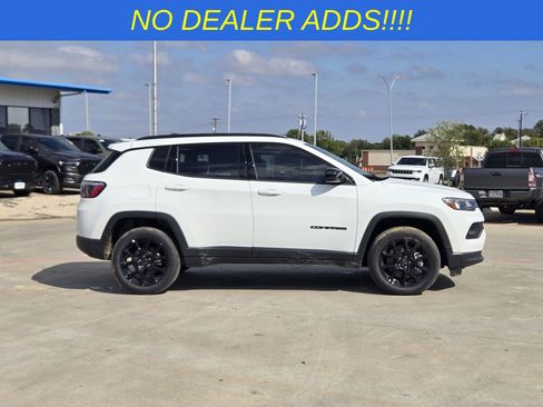 New 2026 Jeep Compass Latitude image 6