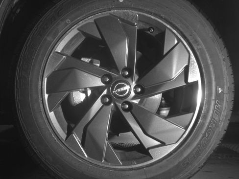 Used 2025 Nissan Rogue SV FWD image 12