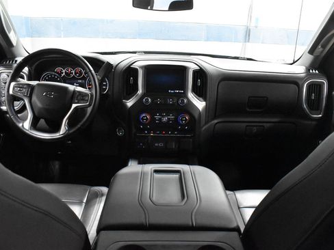Used 2020 Chevrolet Silverado 1500 LT Trail Boss w/ Midnight Edition AWD/4WD image 5
