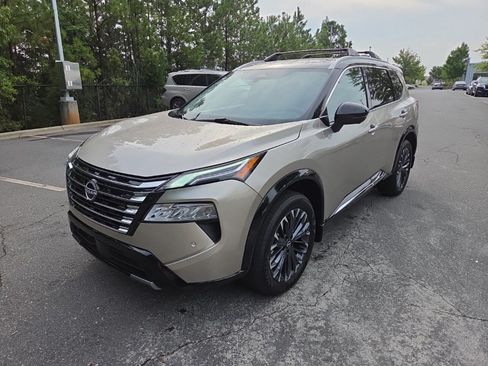 Used 2026 Nissan Rogue Platinum w/ Platinum Premium Package AWD/4WD image 3