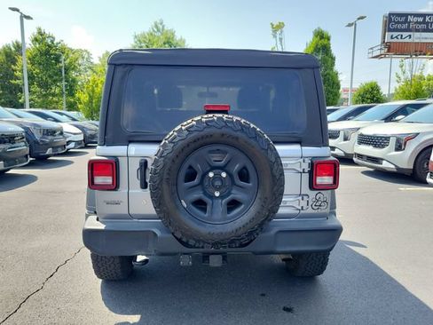 Used 2020 Jeep Wrangler Sport AWD/4WD image 5