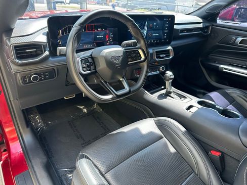 Used 2024 Ford Mustang Premium image 18