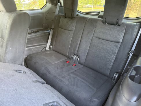 Used 2016 Nissan Pathfinder S FWD image 23