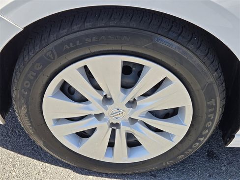 Used 2023 Nissan Sentra S image 14