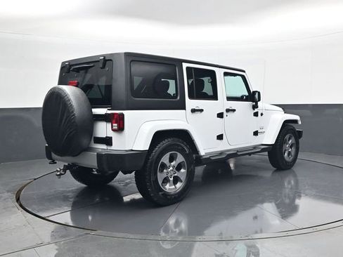 Used 2016 Jeep Wrangler Unlimited Sahara AWD/4WD image 5