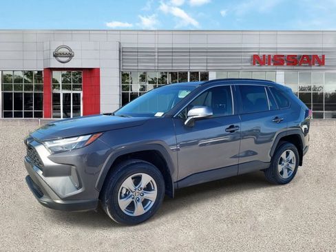 Used 2024 Toyota RAV4 XLE w/ Convenience Package image 8