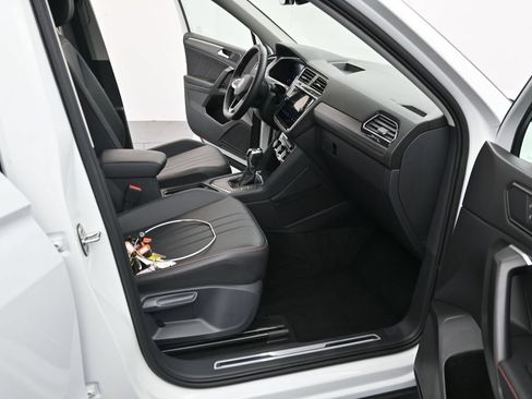 Used 2024 Volkswagen Tiguan Wolfsburg Edition FWD image 19