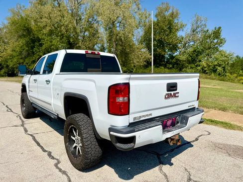 Used 2016 GMC Sierra 2500 Denali w/ Duramax Plus Package AWD/4WD image 7