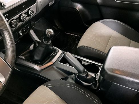 Used 2020 Toyota Tacoma TRD Sport image 17