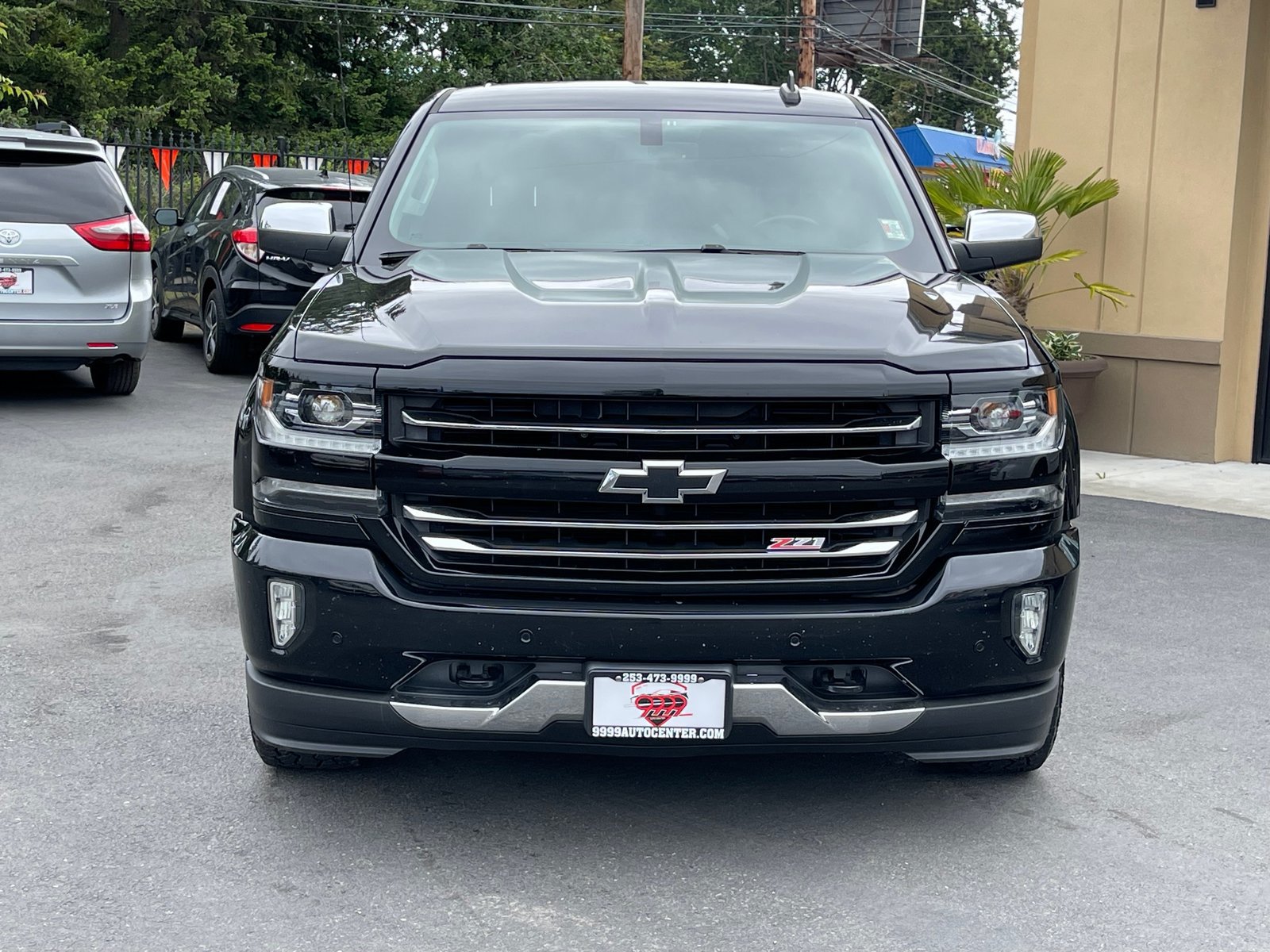 Used 2018 Chevrolet Silverado 1500 LTZ Z71 w/ LTZ Plus Package AWD/4WD image 2