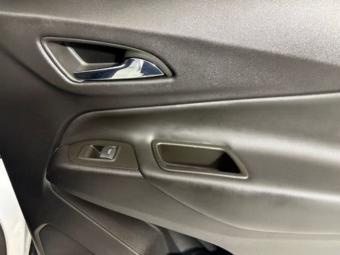 Used 2023 Chevrolet Equinox LT FWD image 18
